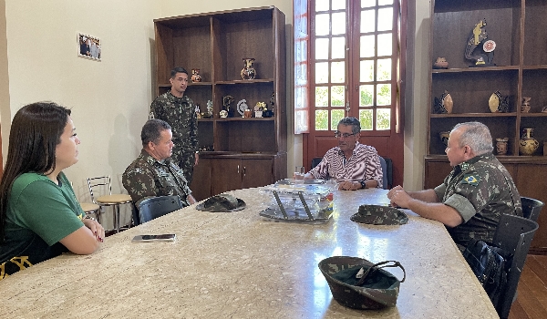 Prefeito Nelson Cintra recebe visita de orientação técnica à Junta de Serviço Militar de Porto Murtinho